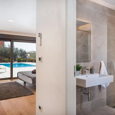 Vila Vivi Rent - Old Olive Viii