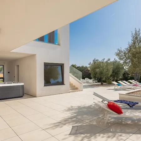 Vila Vivi Rent - Old Olive Viii
